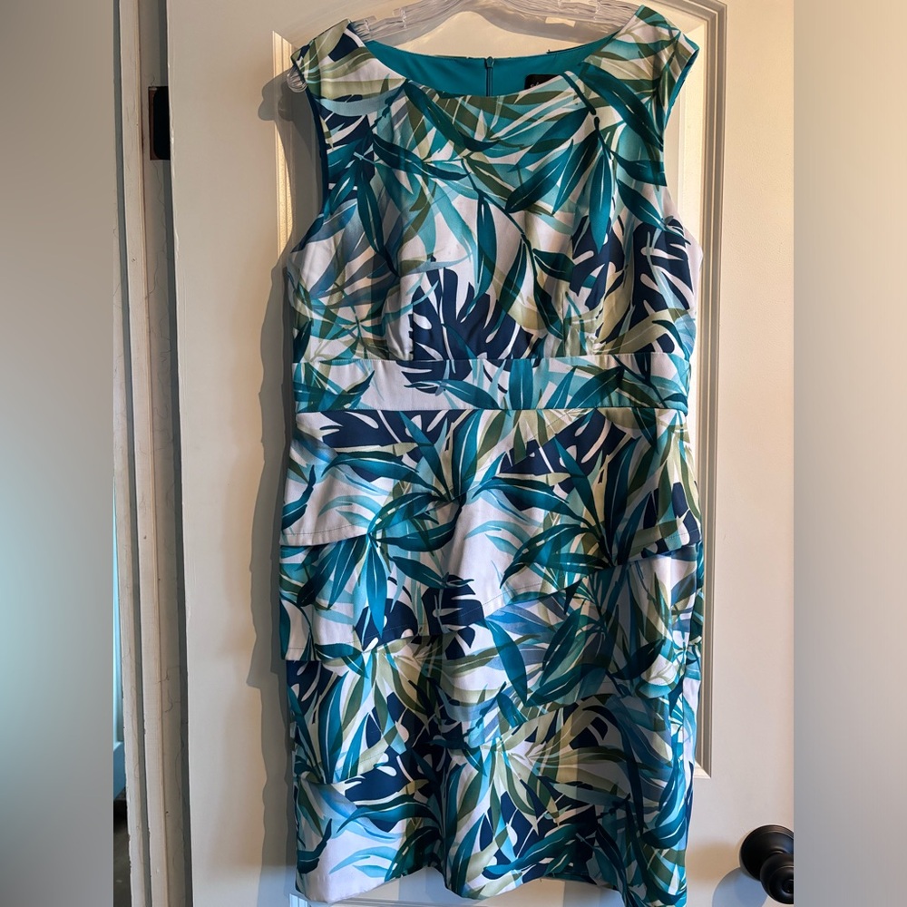 Connected Apparel size 16 green and white dress.